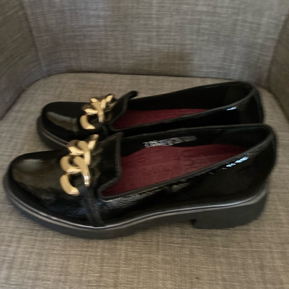 Munro Viv Lug Sole Black Patent Leather Loafers Size 7N MSRP 214.99 NWOT